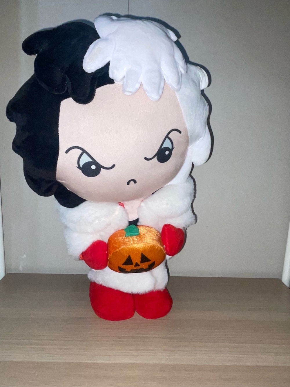 Disney Villains CRUELLA DE VIL 18" Plush Halloween Door Greeter Gemmy
